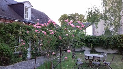 Chambres d'hôtes Le Presbytère, Chambre d'Hôtes à Courbouzon