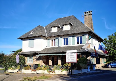 L'AUBERGE DES QUATRE ROUTES, Chambre d'Hôtes à Albussac