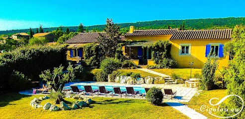 Lou-Cigalou, Lou-Grihet, La Cigala. Maisons de vacances, Location de Vacances à Saint-Saturnin-lès-Apt