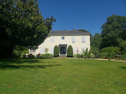 VILLA KER MILIN (nos chambres d'hôtes sont fermées), Maison d'Hôtes à Quimperlé