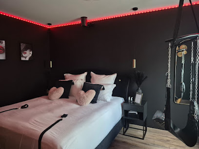 Love Room - L'impasse Des Coeurs, Location De Vacances à Rochefort