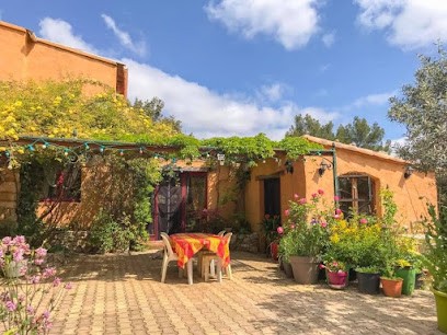 Cabanon En Provence, Chambre d'Hôtes à Ampus