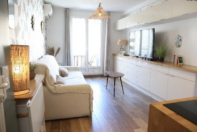 Les Studios Saint Cyr Sur Mer : Studio Lavande à 3 min à pied de la plage et le Studio Fidji à 10 min, Location de Vacances à Saint-Cyr-sur-Mer