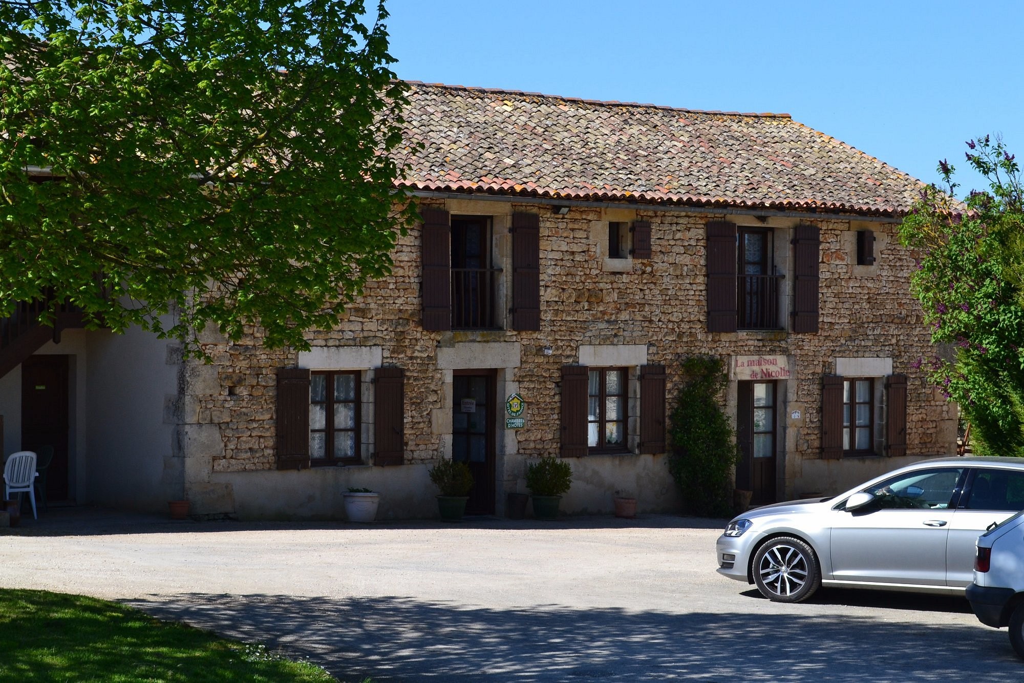 Gîtes De La Futaie, Location de Vacances à Sauzé-Vaussais