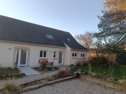 Au Pied De La Colline, Chambre D'hôtes à Alembon