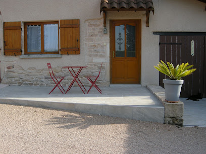 Chambre D'hôtes La Leunaise, Chambre D'hôtes à Charbonnières