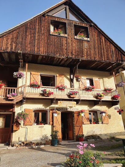 Chambre D'hôtes LA GROLLE, Chambre d'Hôtes à Saint-Jean-d'Arves