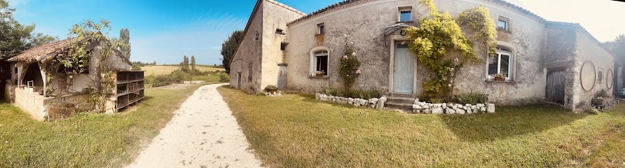 Petit Clos Gîte Rural, Location de Vacances à Saint-Jean-de-Duras