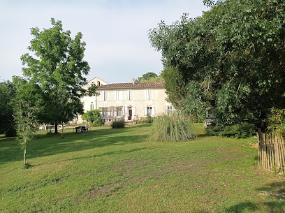 Les Roulottes Du Grand Moulin, Chambre D'hôtes à Mosnac