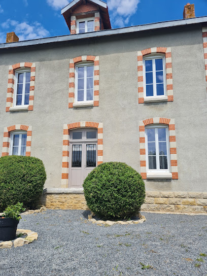 Gite Du Bois Jura, Maison D'hôtes à Pleuville