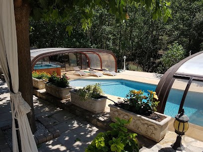 Villa Quinissole, Chambre d'Hôtes à Sainte-Anastasie-sur-Issole