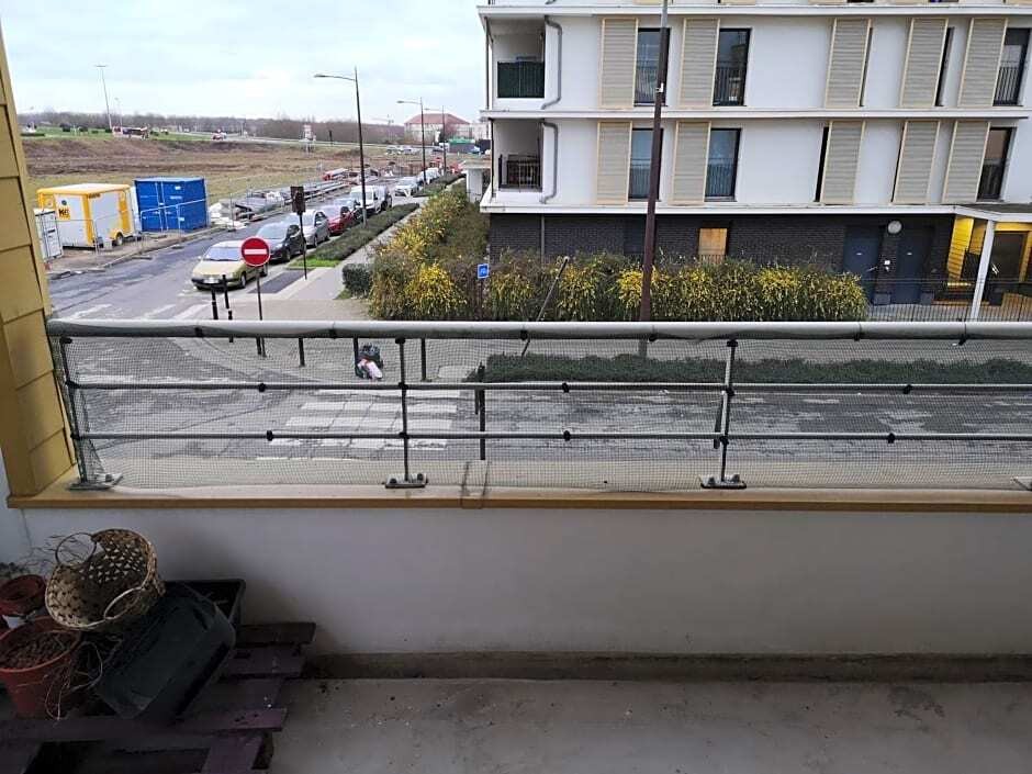 Appartement proche de Disneyland, Chambre d'Hôtes à Bussy-Saint-Georges