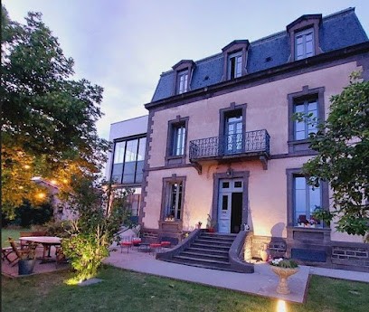 La Belle Époque - Maison D'hôtes De Charme & Spa, Chambre d'Hôtes à Cournon-d'Auvergne