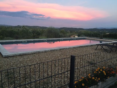 Gîte Des Hirondelles, Location de Vacances à Cucuron