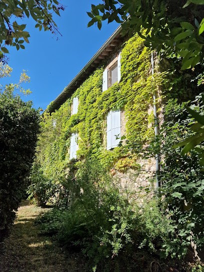 Chambres D'hôtes Les Péris, Chambre d'Hôtes à Châteaudouble