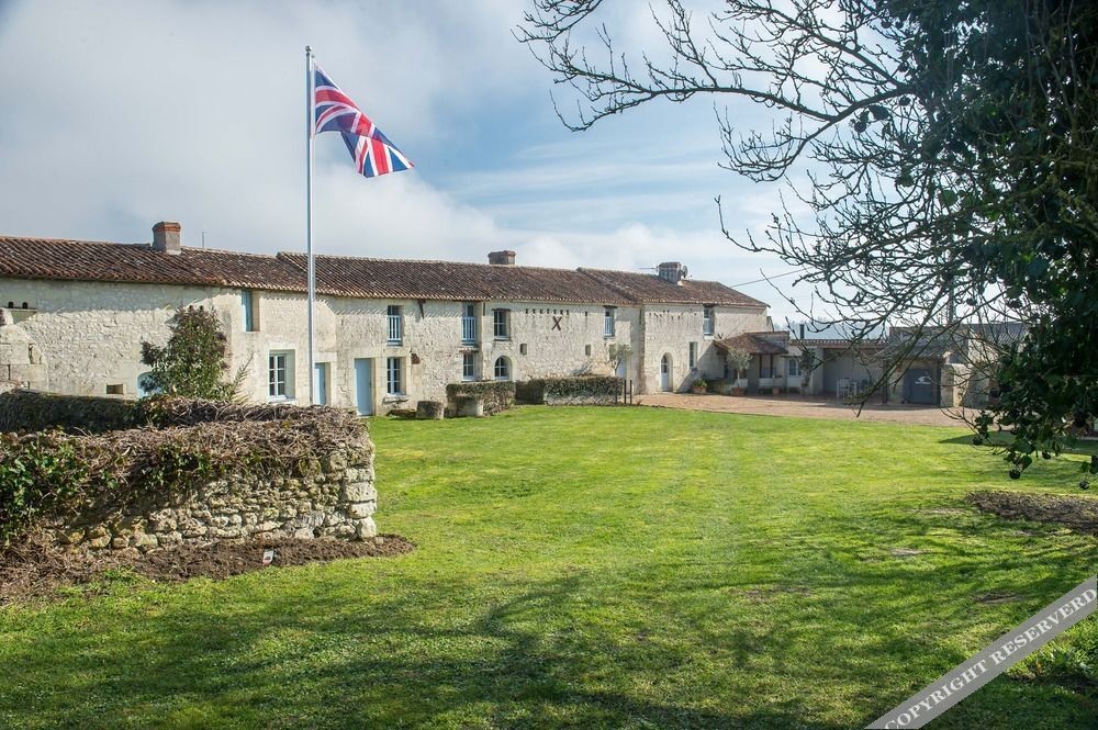 Gite Les Orchidées Du Vaudelnay Saumur, Location de Vacances à Vaudelnay