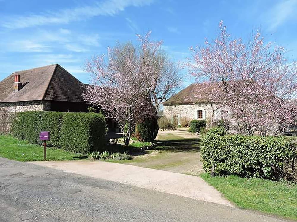 The Alpaca - book direct for best price guaranteed, Chambre d'Hôtes à Chalais