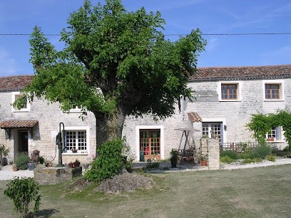 La Garenne Family Gites, Location de Vacances à Saint-Mandé-sur-Brédoire