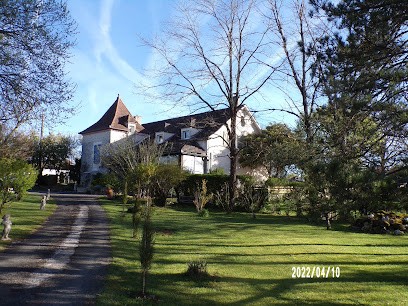 La Tour Des Quatre Chemins, Chambre d'Hôtes à Gramat