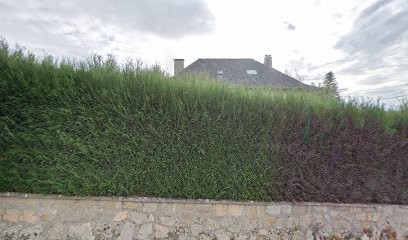 Agréable et spacieuse chambre familiale, Chambre d'Hôtes à Sansac-de-Marmiesse