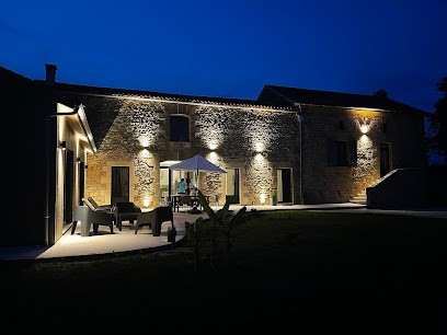 Gite Piscine Intérieure, Location de Vacances à Vitrac