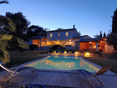 Le Mas Du Luberon Rouge, Location De Vacances à Cheval-Blanc