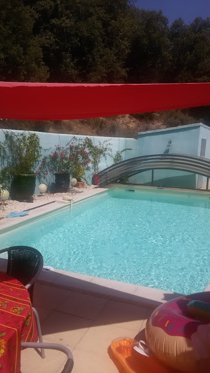 Entre Vignes et Garrigues, Chambre d'Hôtes à Tornac