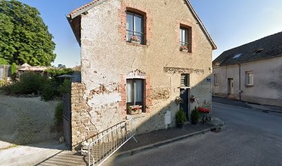 Former 16th century presbytery in Magnac Laval, Chambre d'Hôtes à Magnac-Laval