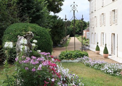 Château de Guignes, Chambre d'Hôtes à Tavers