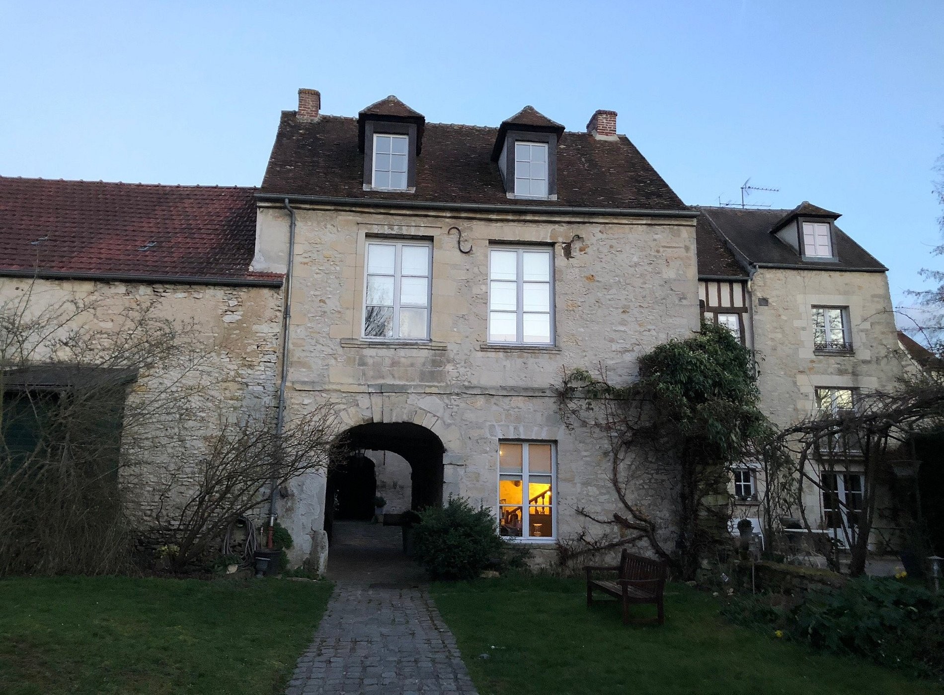 Côté Jardin - Chambres d'hôtes, Chambre d'Hôtes à Senlis