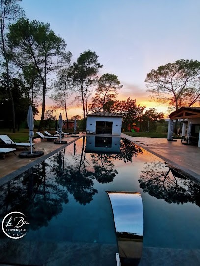 La Brise Provençale, Chambre d'Hôtes à Saint-Paul-en-Forêt