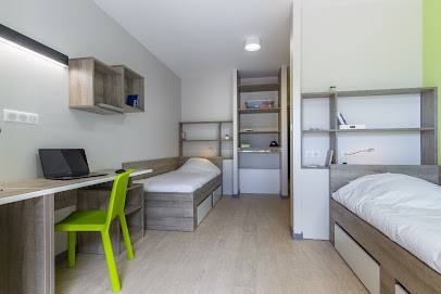 CAP MAURIANA - L'hébergement Au Grand Air, Location de Vacances à Moirans-en-Montagne