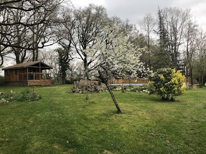 Les lodges de Phanou, Chambre d'Hôtes à Prissac