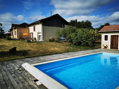 Au Canard sur le Dos, Chambre d'Hôtes à Avéron-Bergelle