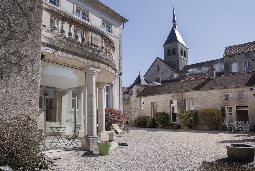 Manoir De L'Echauguette - Bed & Breakfast, Chambre d'Hôtes à Laignes