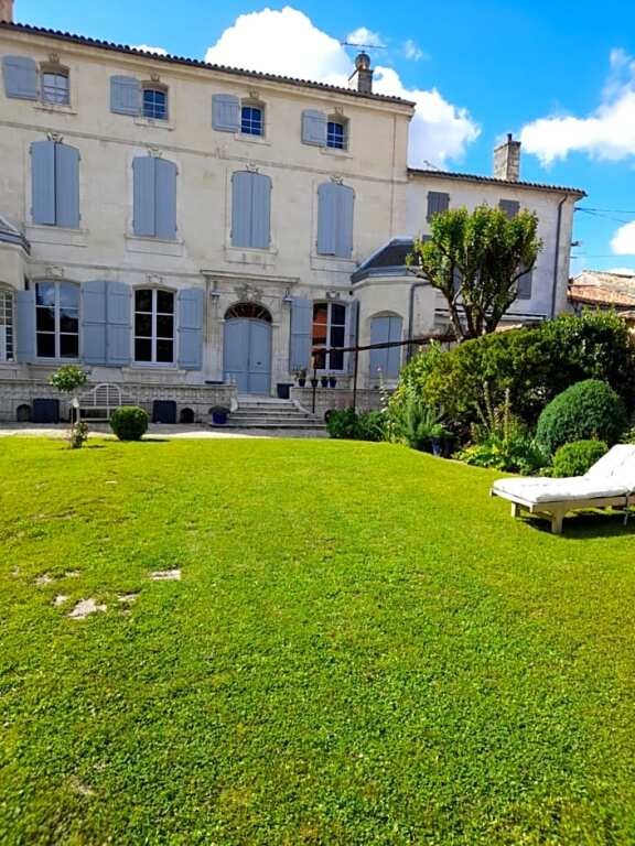 Le Jardin Des Anges, Chambre d'Hôtes à Saint-Jean-d'Angély