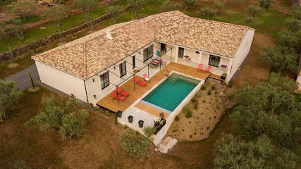 Les Terres Rouges - Chambres d'hôtes, Chambre d'Hôtes aux Vans