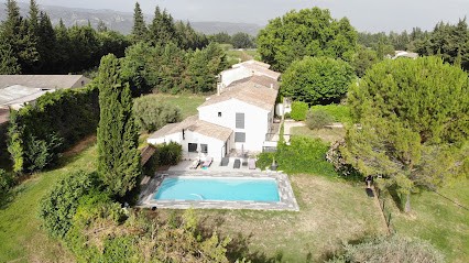 Joli Mas en Provence, Location de Vacances à Sénas