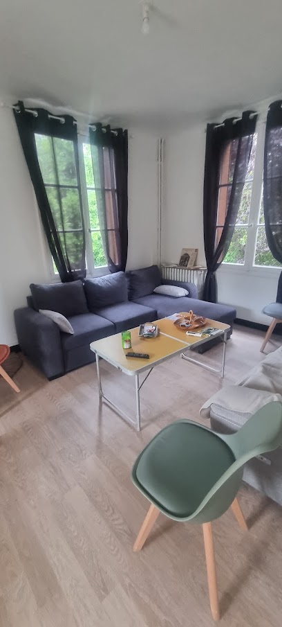 Le 52 Guesthouse, Location De Vacances à Neuvy-sur-Loire