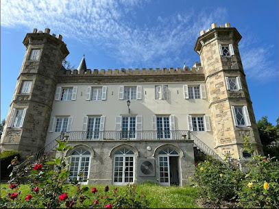 Château Philip, Maison D'hôtes à Saint-Genest-Lerpt