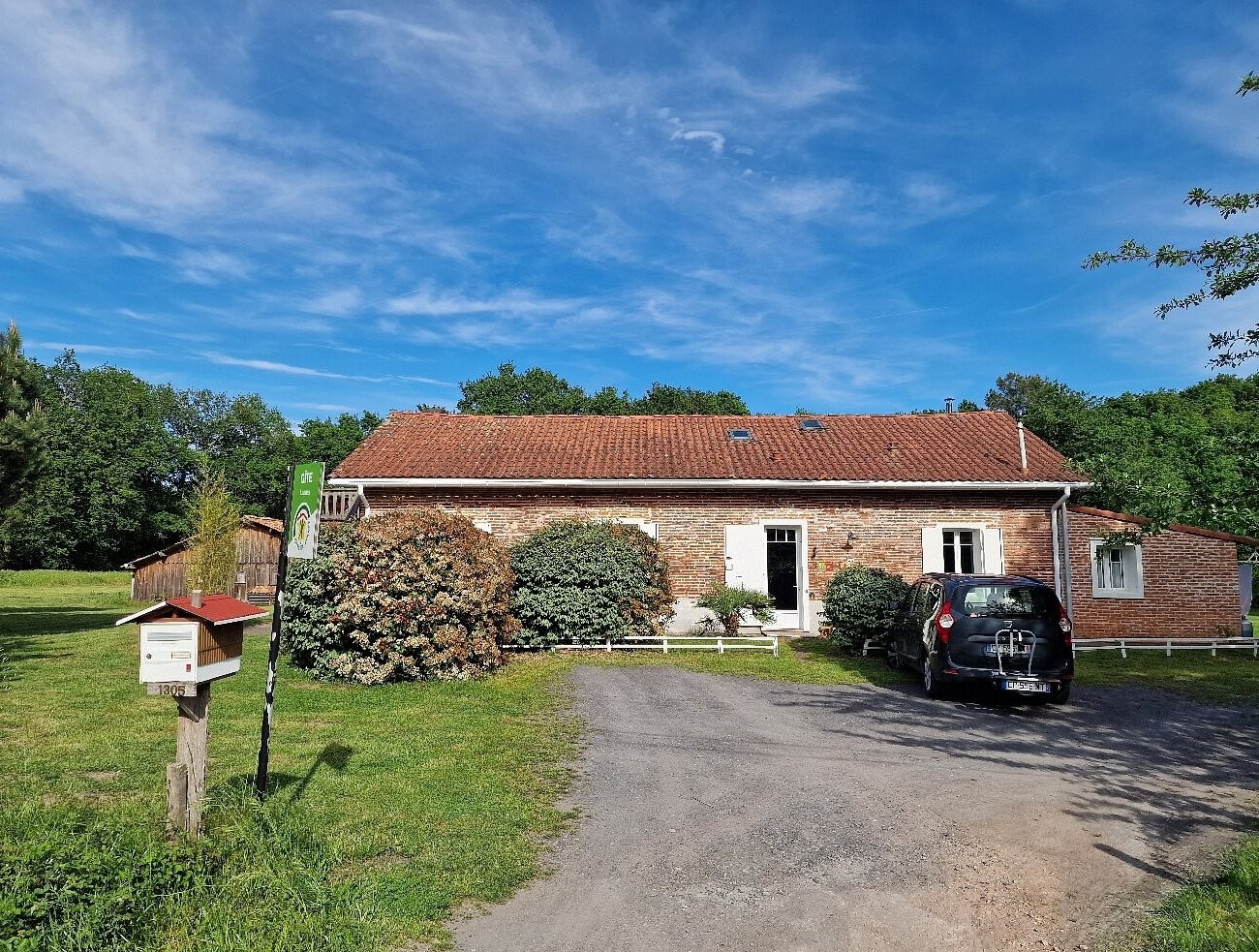Bed The Guirosse, Chambre d'Hôtes à Sainte-Eulalie-en-Born