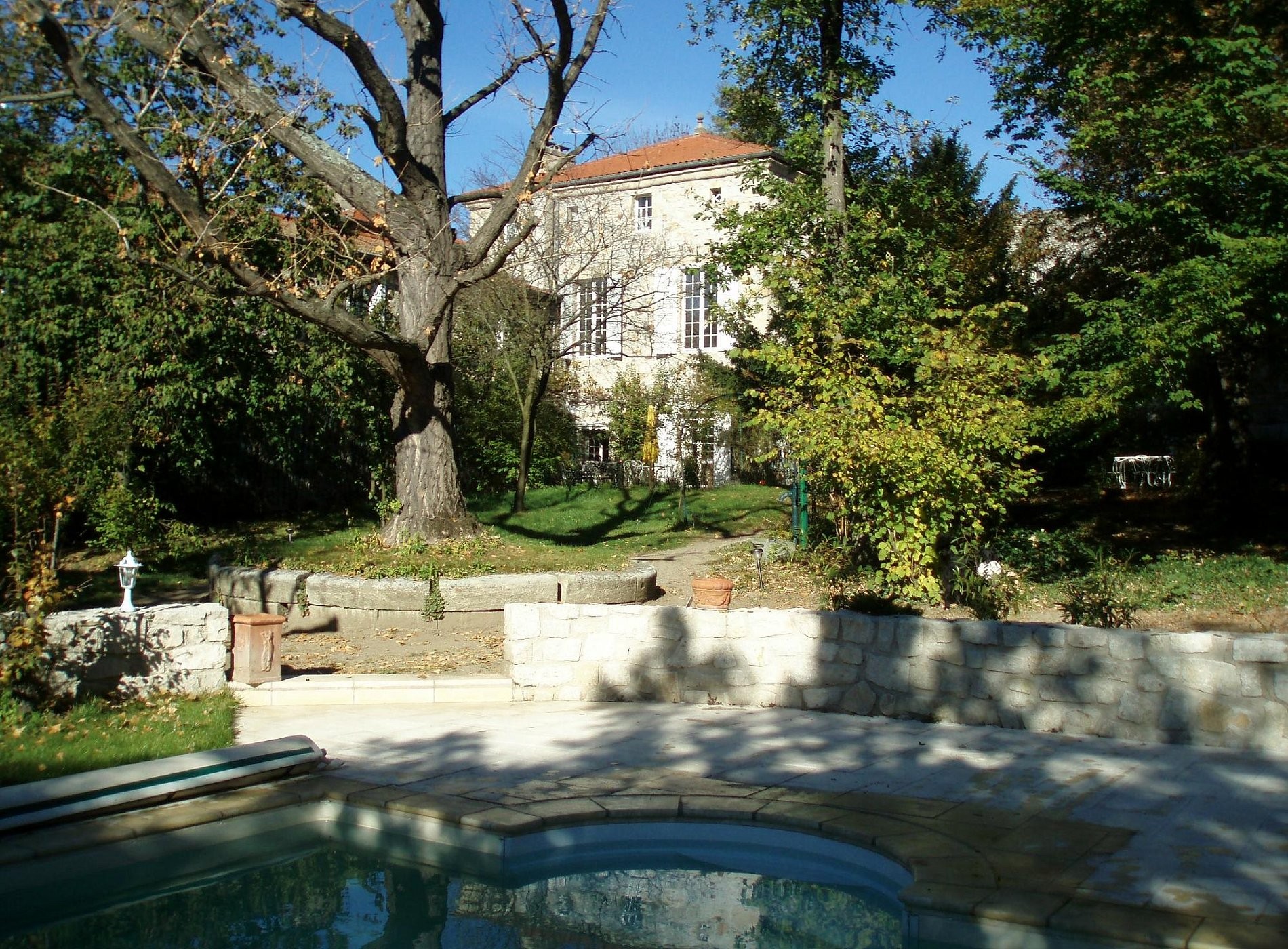 La Maison Des Chartreux, Chambre d'Hôtes à Brives-Charensac