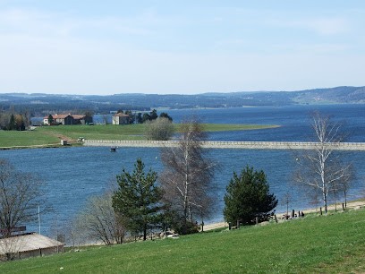 location de vacances au bord du lac de Naussac, Location de Vacances à Langogne