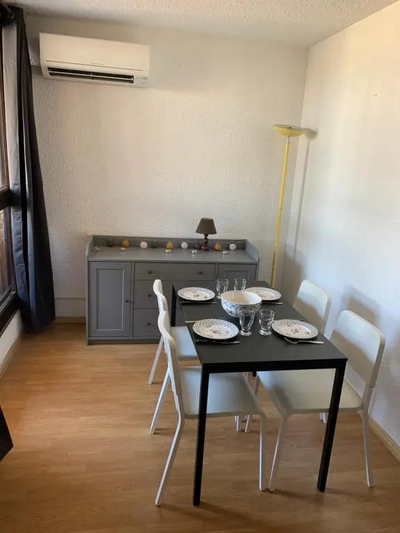 Studio Myliana, Location De Vacances à Gruissan