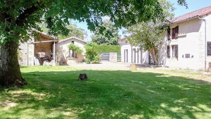 Maison Terracotta, Location de Vacances à Saint-Julien-l'Ars