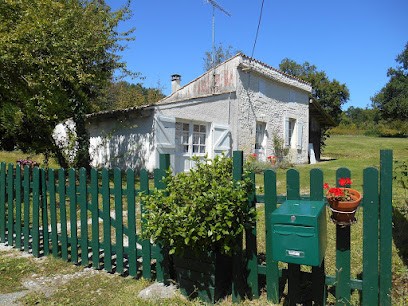 Location Le Cottage à Echebrune 17, Location de Vacances à Échebrune