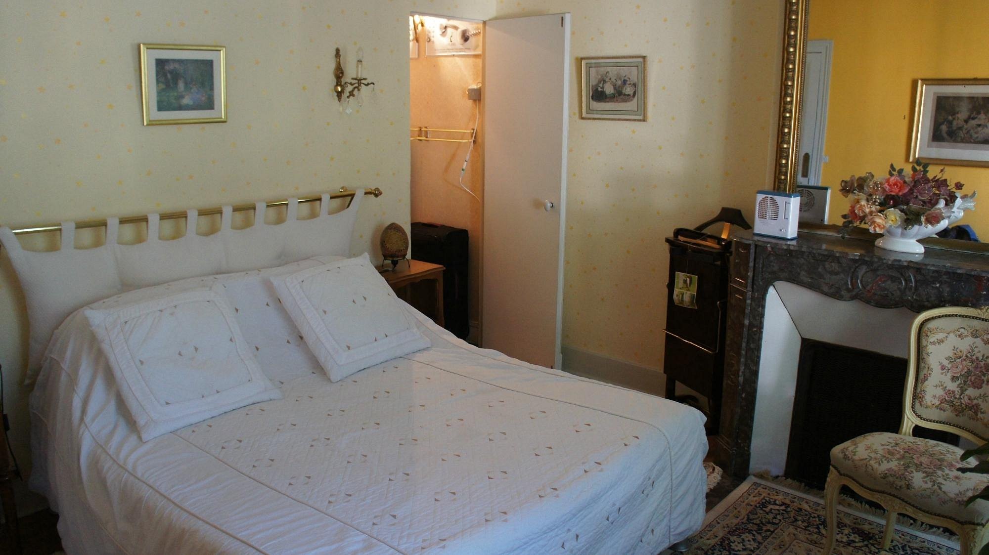 La Cabane du Canada, Chambre d'Hôtes à Orléans