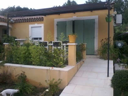 B&B Les Cigales De Tatie, Chambre d'Hôtes à Eyguières