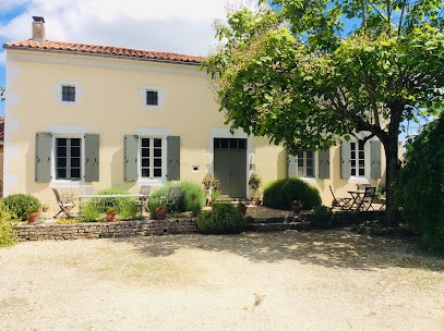 La Maison du Poirier, Chambre d'Hôtes à Ranville-Breuillaud