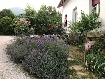Le Toit Rouge B&B, Chambre d'Hôtes à Hèches